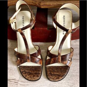 Beautiful sandals by Apostrophe size 8 med.